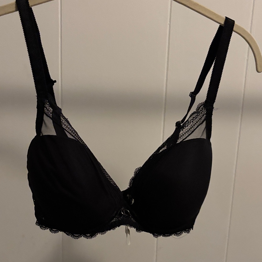 Chantelle Black Lace Trim Convertible Bra, US 34DD